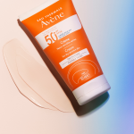 Eau Thermale Avène - Κρέμα TriAsorB™ Αντηλιακή Κρέμα Προσώπου για Ξηρό/ Πολύ Ξηρό Δέρμα SPF50+, 50ml - Image 2