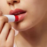 Liposan Strawberry Shine, Ενυδατικό Χειλιών με Άρωμα Φράουλας, 4,8g - Image 5