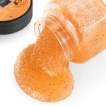 Lavish Care Body Scrub Tropical Affair Απολεπιστικό Σώματος με Άρωμα Παπάγιας 250ml - Image 2