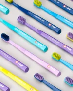 Curaprox CS 1560 Soft Μαλακή Οδοντόβουρτσα Τιρκουάζ-Μωβ, 1 τεμάχιο - Image 3